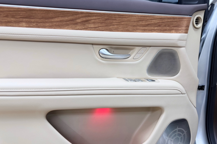 鸿蒙智行 问界M7 2024款 1.5T 后驱Plus版 5座局部细节9003