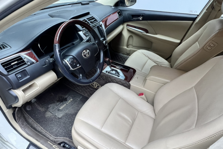 丰田 凯美瑞 2013款 2.0G 舒适版中控内饰7002