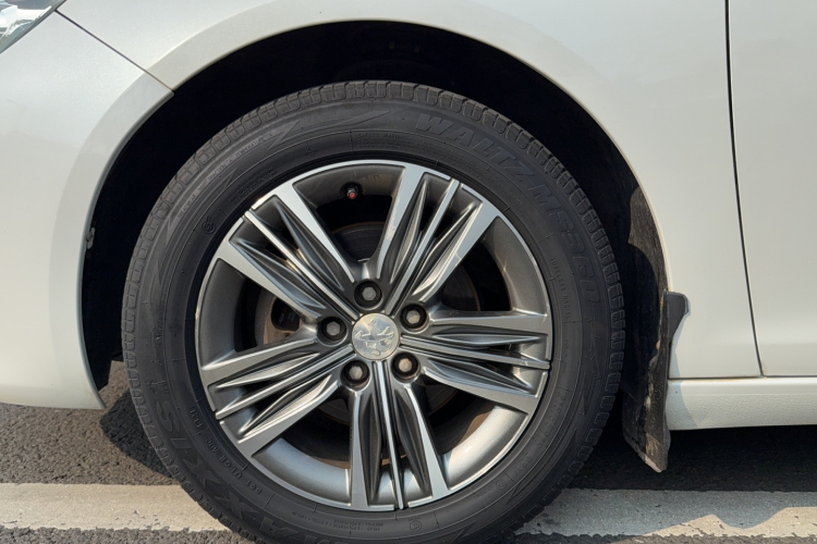 标致308 2016款 1.6L 手动时尚版车身外观6008