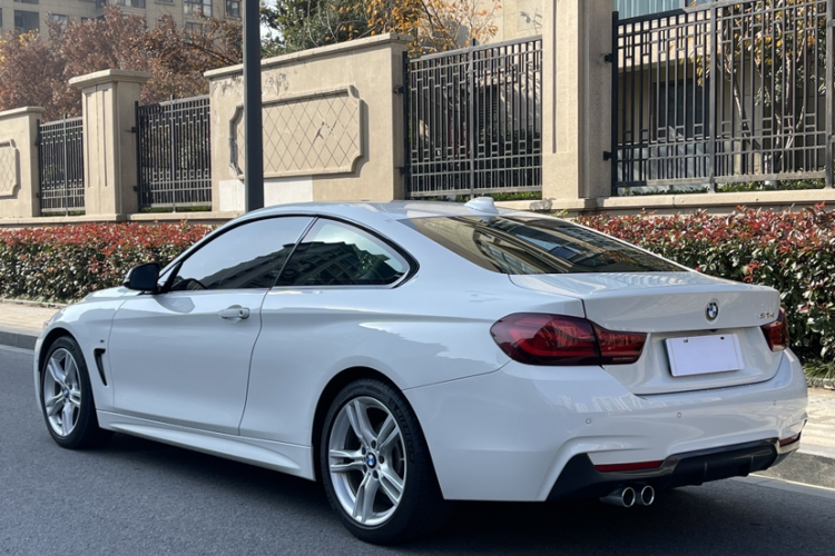 宝马4系 2019款 425i M运动曜夜版车身外观6001