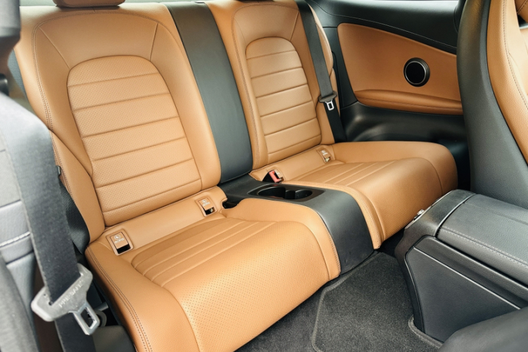 奔驰C级(进口) 2020款 C 260 轿跑车中控内饰7003