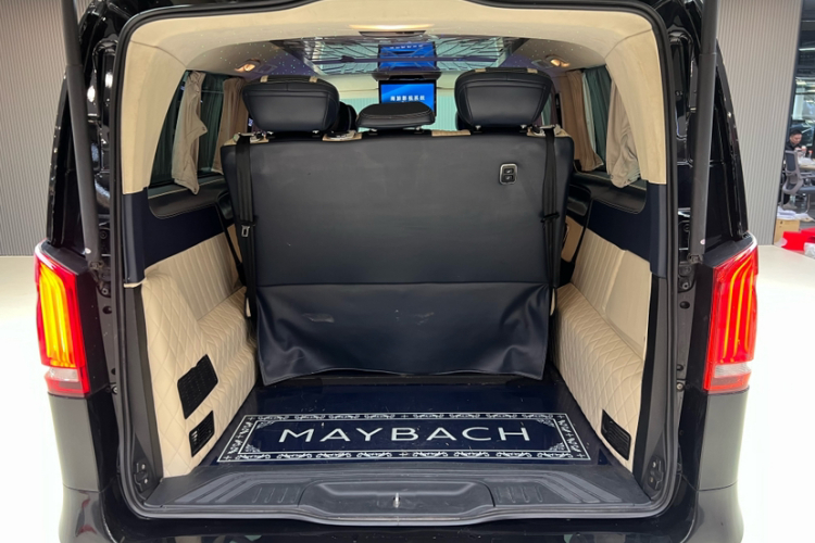 奔驰 威霆 2021款 2.0T 商务版 7座中控内饰7009