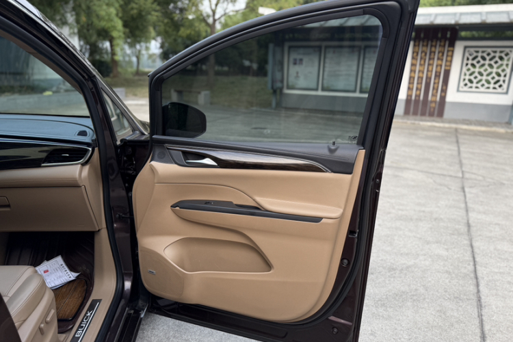 别克GL8 2018款 ES 28T 旗舰型 国VI中控内饰7003