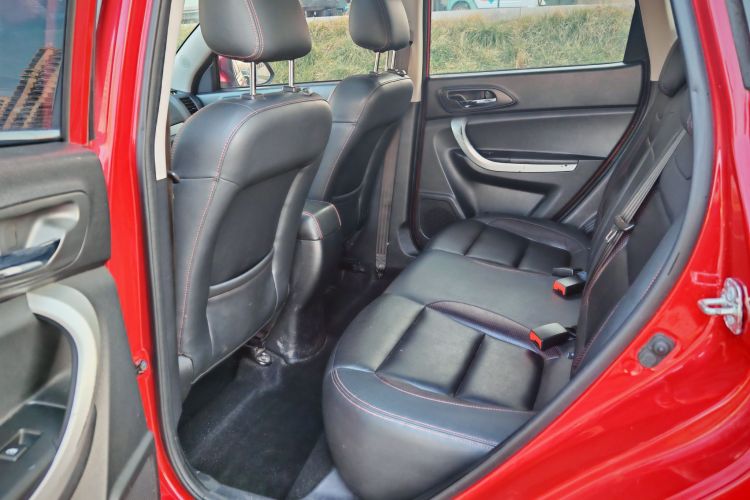 长安CS35 2016款 1.6L 自动豪华型 国IV中控内饰7003