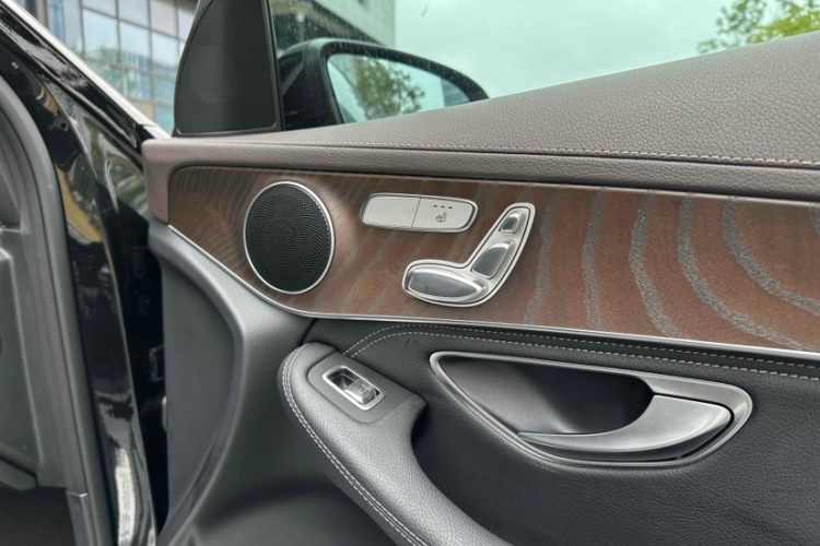 奔驰GLC 2020款 GLC 300 L 4MATIC 动感型中控内饰7011