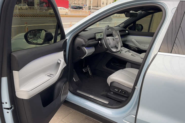 蔚来EC7 2023款 75kWh中控内饰7002