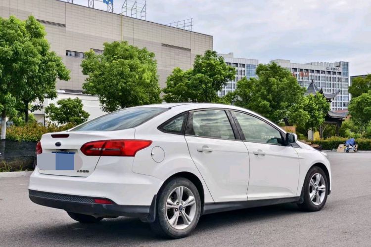 福特 福克斯 2017款 三厢 1.6L 手动舒适型智行版车身外观6005