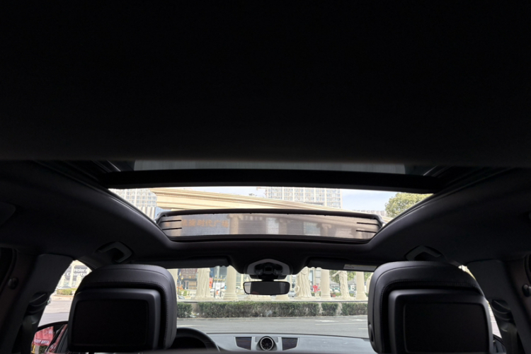 保时捷 2020款 Macan 2.0T中控内饰7011