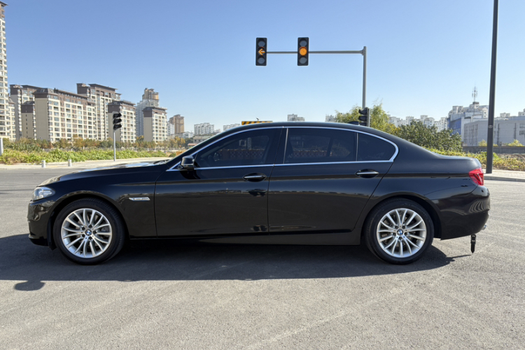 宝马5系 2014款 525Li 豪华设计套装车身外观6002