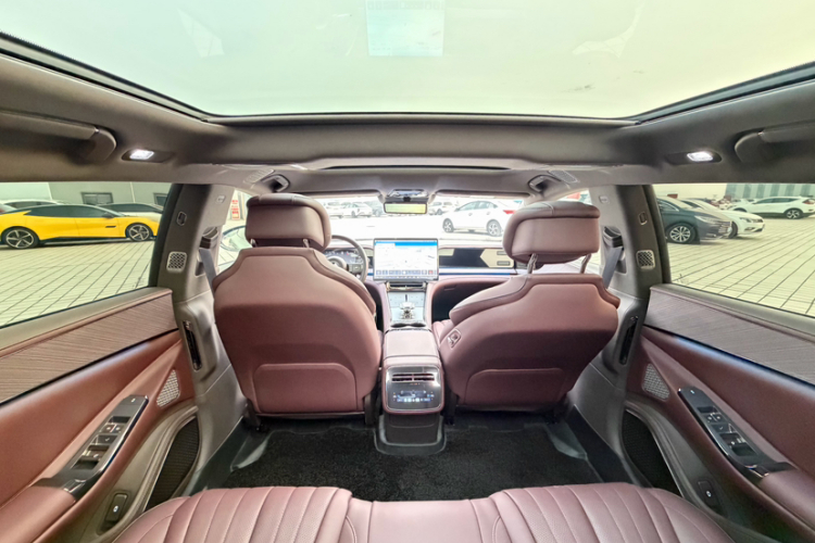 腾势Z9GT 2024款 1100四驱Max版局部细节9006