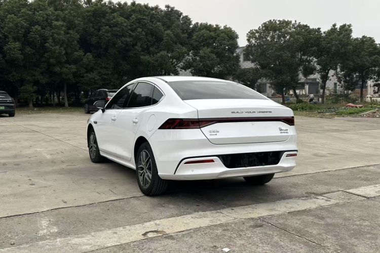 比亚迪 秦PLUS 2021款 DM-i 120KM 旗舰型车身外观6006