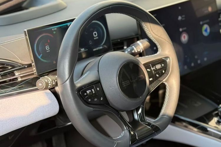 比亚迪 海豹 2022款 650km 四驱性能版中控内饰7003