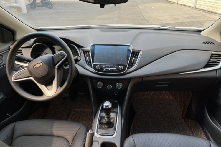 雪佛兰 科沃兹 2016款 1.5L 手动欣享版中控内饰7001