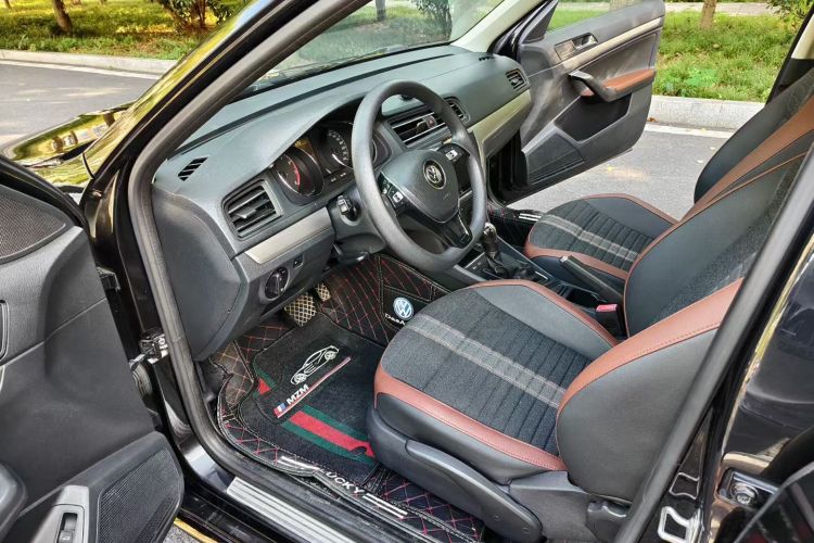 大众 2019款 朗逸启航 1.5L 自动舒适版 国VI中控内饰7002