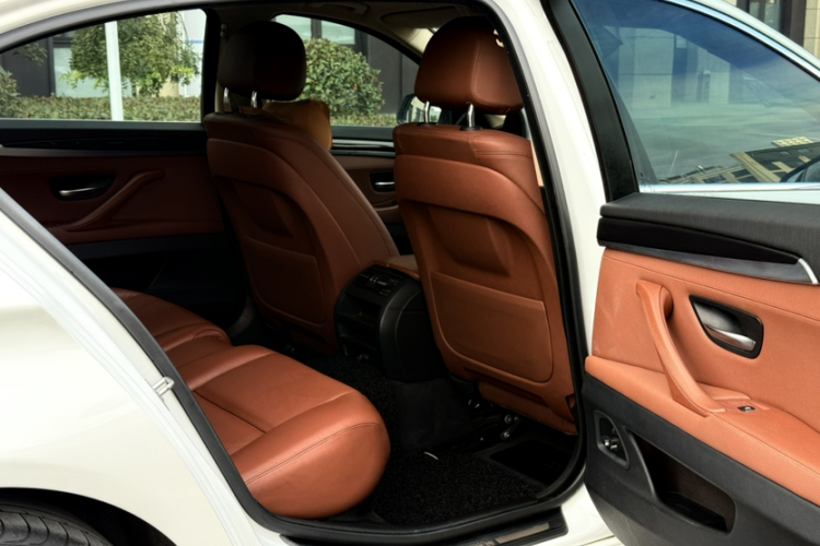 宝马5系 2014款 520Li 典雅型车身外观6013