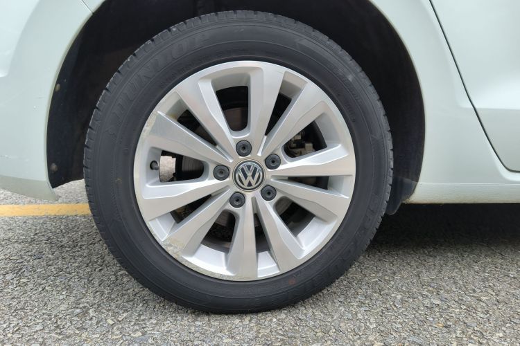 大众 高尔夫·嘉旅 2018款 230TSI 自动进取型车身外观6011