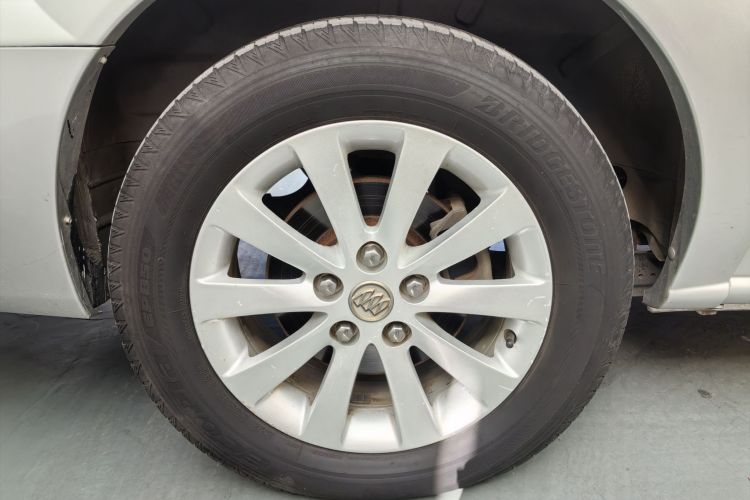 别克GL8 2014款 2.4L 经典版车身外观6006