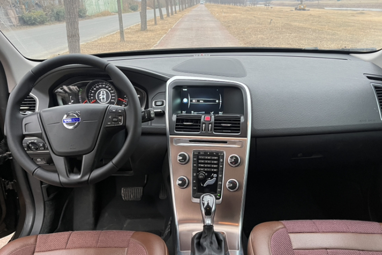 沃尔沃XC60 2017款 T5 智行版车身外观6012