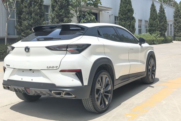 长安UNI-T 2020款 1.5T 旗舰型车身外观6005