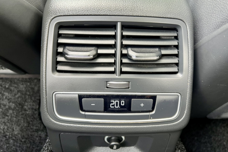 奥迪A5 2017款 Cabriolet 40 TFSI 时尚型中控内饰7007