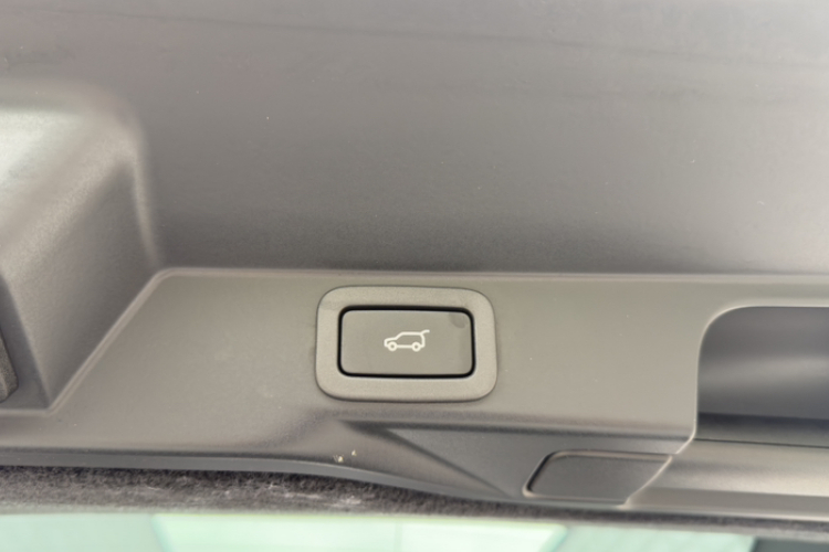 路虎 揽胜运动版 2016款 3.0 SC V6 HSE DYNAMIC中控内饰7006