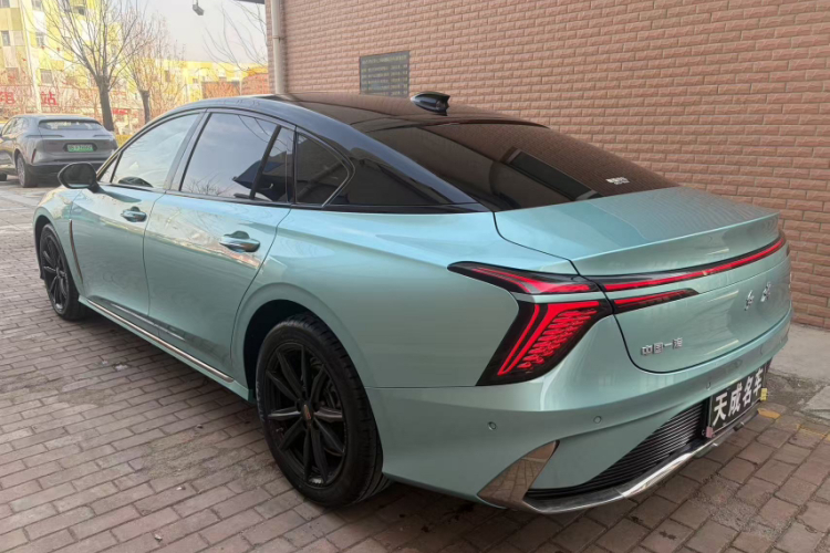 红旗H6 2023款 2.0T 致臻版车身外观6002