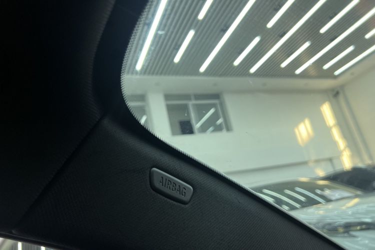 宝马5系 2019款 525Li M运动套装局部细节9008