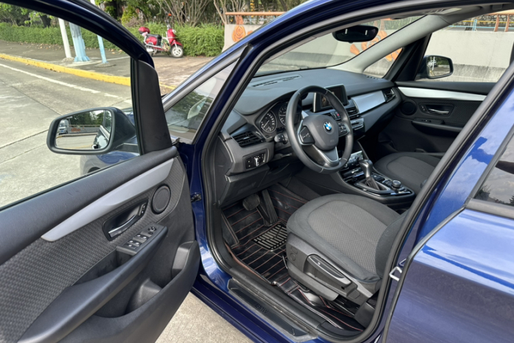 宝马2系旅行车 2016款 218i 领先型中控内饰7007