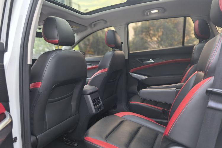 思皓X8 2021款 300T DCT豪华智联版 6座中控内饰7005