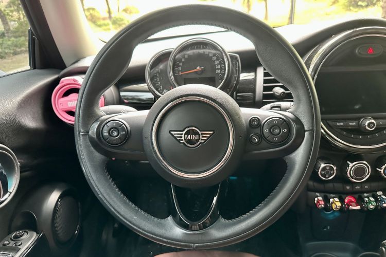 MINI 2018款 1.5T COOPER 经典派中控内饰7002