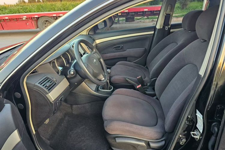 日产 轩逸 2016款 经典 1.6XE 手动领先版中控内饰7002