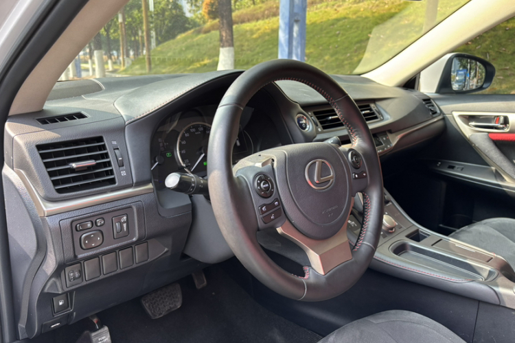 雷克萨斯CT 2020款 CT200h 精英版 单色中控内饰7003