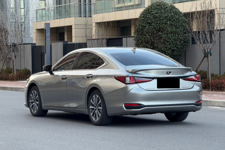 雷克萨斯ES 2022款 300h 卓越版车身外观6003