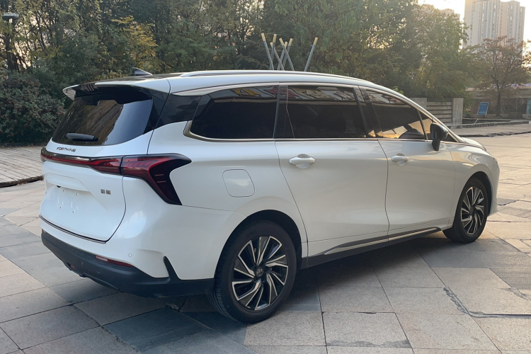 东风风行 风行游艇 2022款 1.5T DCT逐浪版车身外观6004