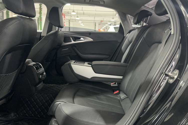 奥迪A6L 2017款 45 TFSI quattro 运动型中控内饰7001