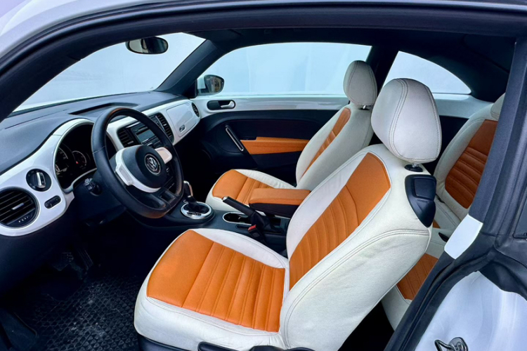 大众 甲壳虫 2014款 1.4TSI 时尚型中控内饰7009