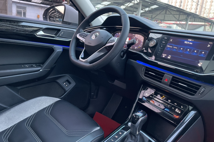 大众 探岳GTE插电混动 2020款 1.4T 豪华型局部细节9012