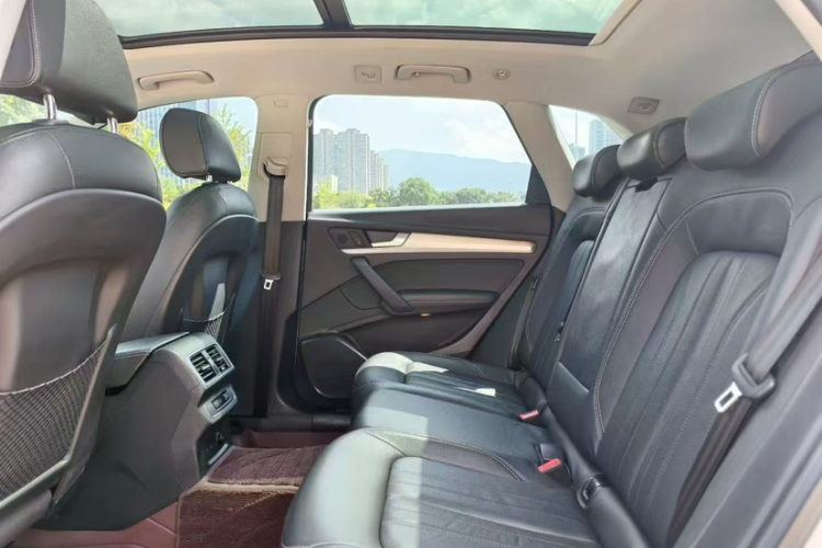 奥迪Q5L 2020款 改款 40 TFSI 荣享时尚型中控内饰7002