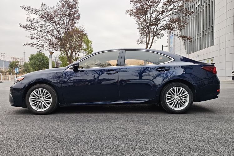 雷克萨斯ES 2015款 200 精英版车身外观6003