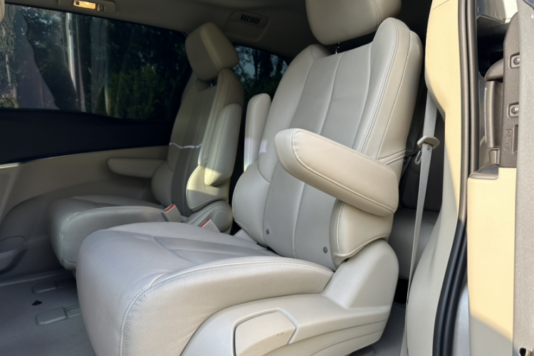 别克GL8 2018款 28T 豪华型 国VI中控内饰7003