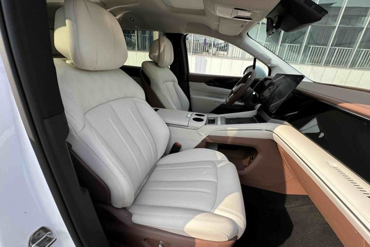 比亚迪 夏 2025款 DM-i 1.5T 180km 超越型局部细节41