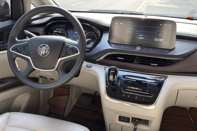 别克GL8 2023款 陆上公务舱 智享型中控内饰7005