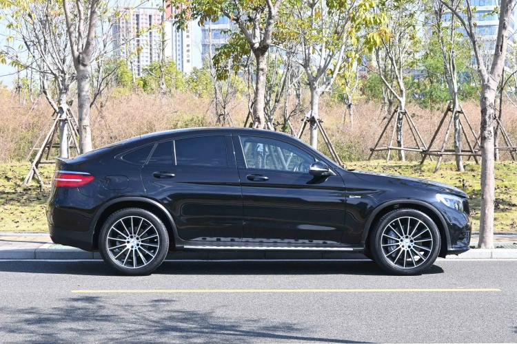 奔驰GLC轿跑 AMG 2017款 AMG GLC 43 4MATIC 轿跑SUV车身外观6004