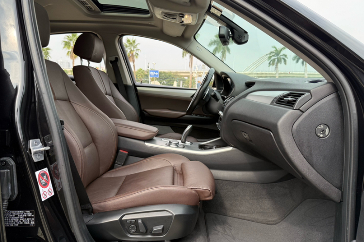 宝马X4 2016款 xDrive20i M运动型局部细节41