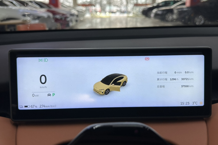 蔚来ET5 2022款 75kWh中控内饰15