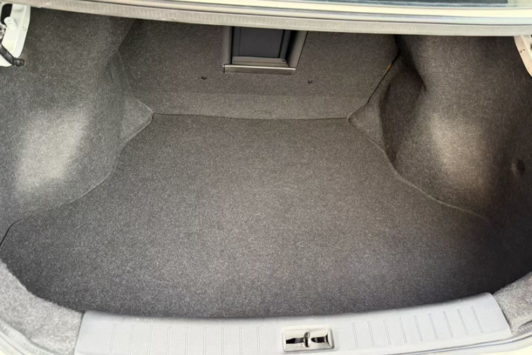 日产 轩逸 2019款 经典 1.6XL CVT豪华版中控内饰7005