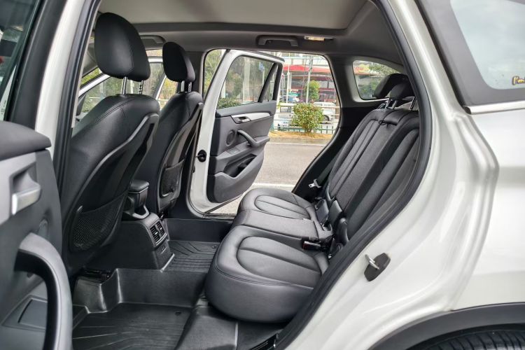 宝马X1 2019款 sDrive18Li 时尚型中控内饰7003