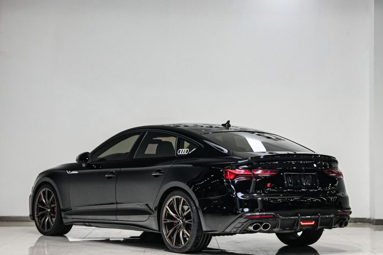 奥迪S5 2023款 S5 3.0T Sportback车身外观6002