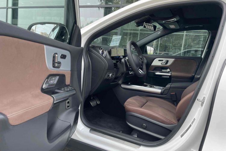 奔驰GLA AMG 2024款 AMG GLA 35 4MATIC中控内饰7005