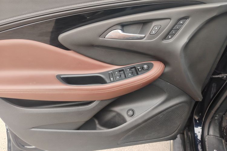 别克 昂科威 2020款 20T 两驱豪华型局部细节9012